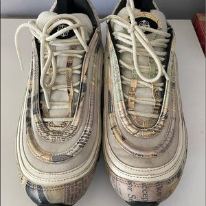 Men’s Nike Shoes Size 9.5